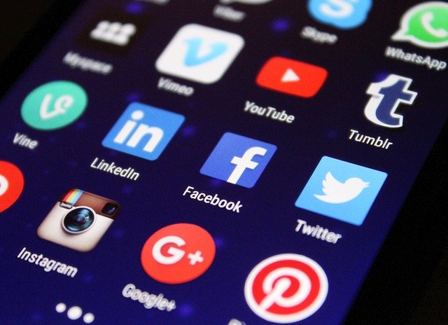 Wirus na FB – czyli jak walczyć z internetowymi szkodnikami